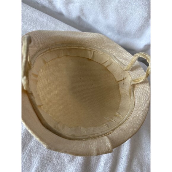 Vintage 1950s Beige Womens Pillbox Hat With Bow & Trimmed Edge Detail - Picture 12 of 12